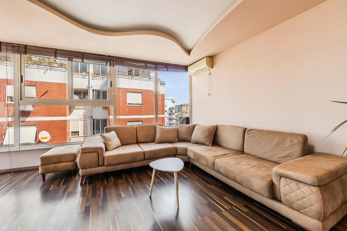 Spacious City-View Apartment Overlooking Shkodra Albanien