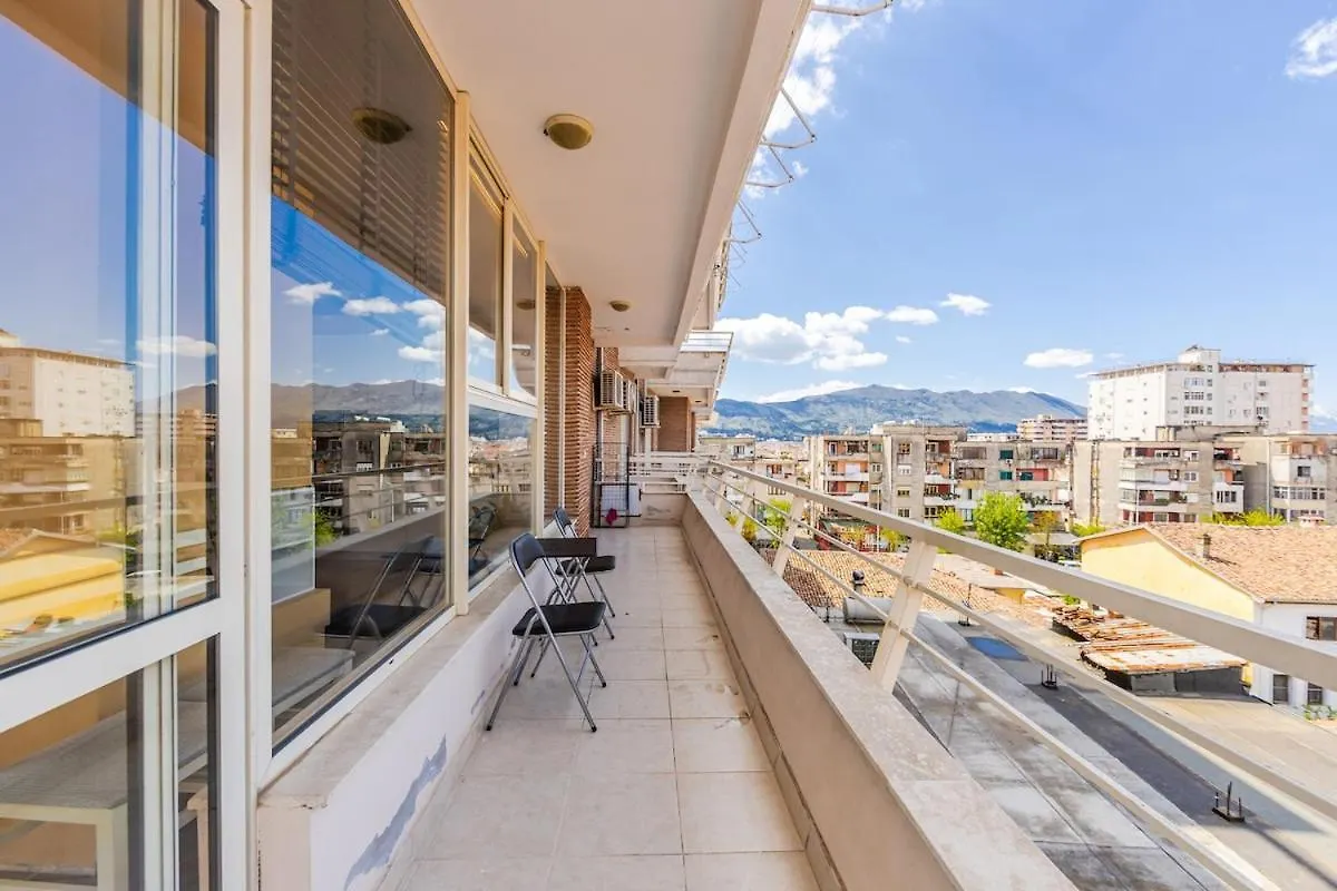 Spacious City-View Apartment Overlooking Shkodra Albanien