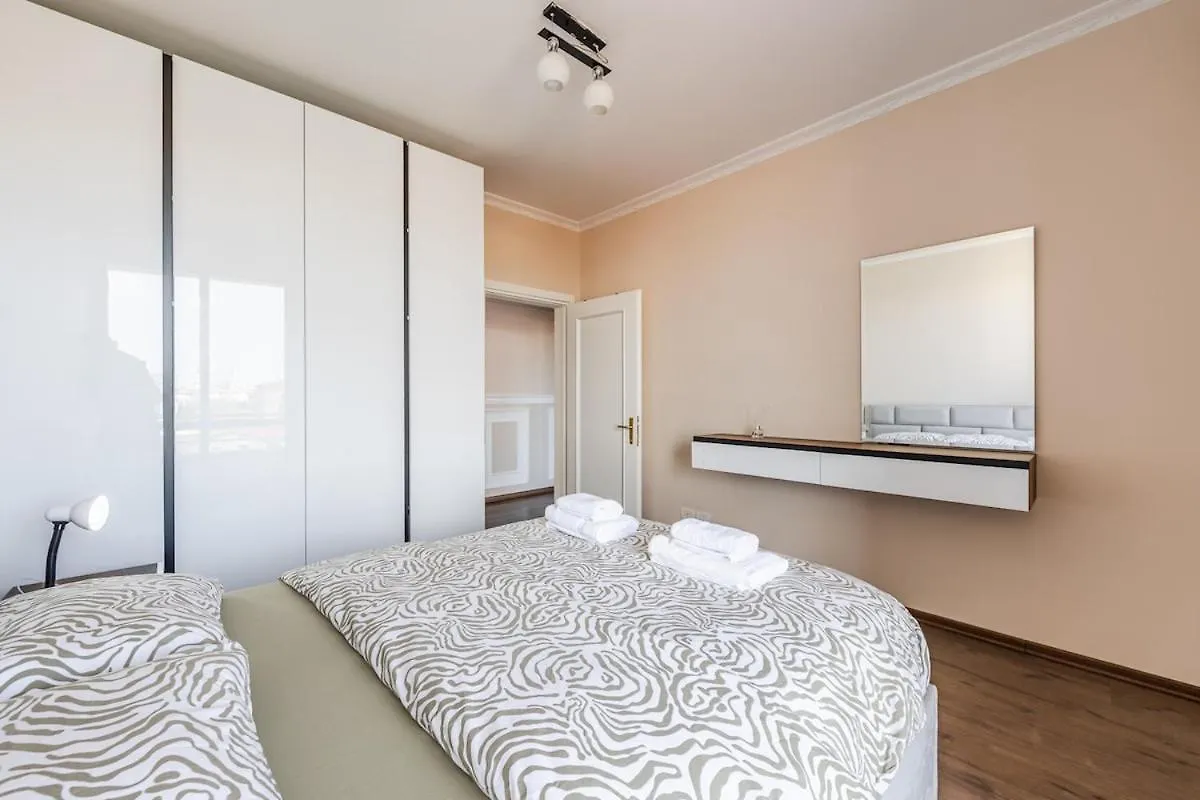 Spacious City-View Apartment Overlooking Shkodra